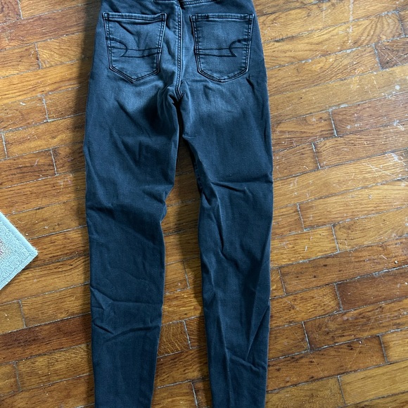 American Eagle jeans, size 0 but fits like a size 2. - Picture 1 of 2